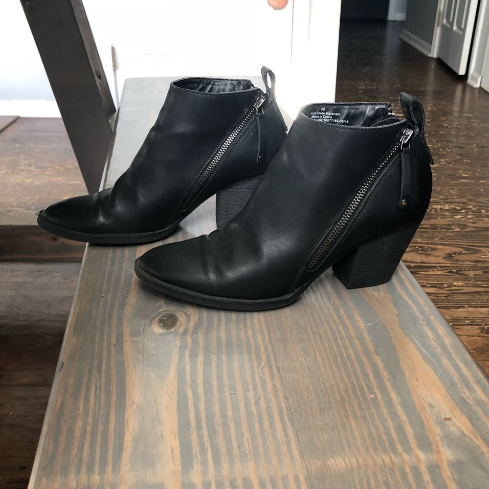 Dolce Vita Black Booties